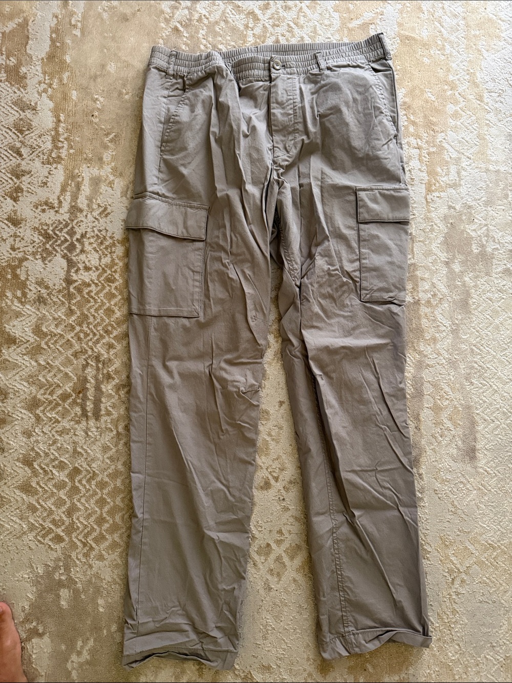 GAP Men's Light Gray Cargo Pants with Elastic Waist